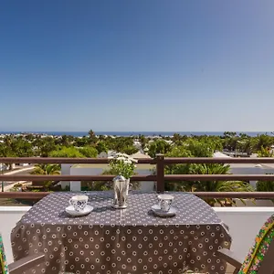 casa-loro-azul-bonito-apartamento-vistas-al-mar.in-canary-islands.com/